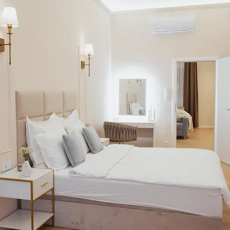 Daire New Downtown W Breakfast&parking Option *